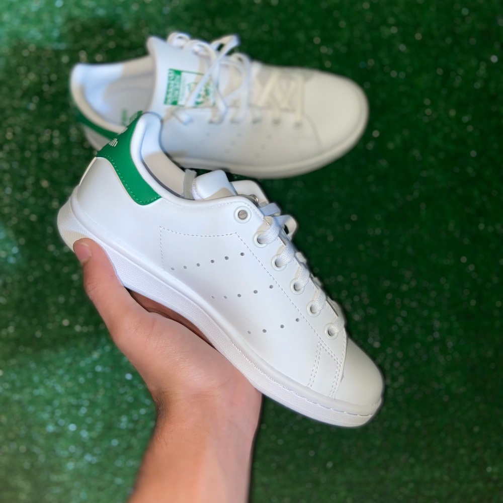 Adidas Stan Smith Size 4